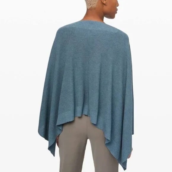 Lululemon Forward Flow Poncho Sweater Wrap Lululemon Forward Flow Poncho O/S - Picture 16 of 17